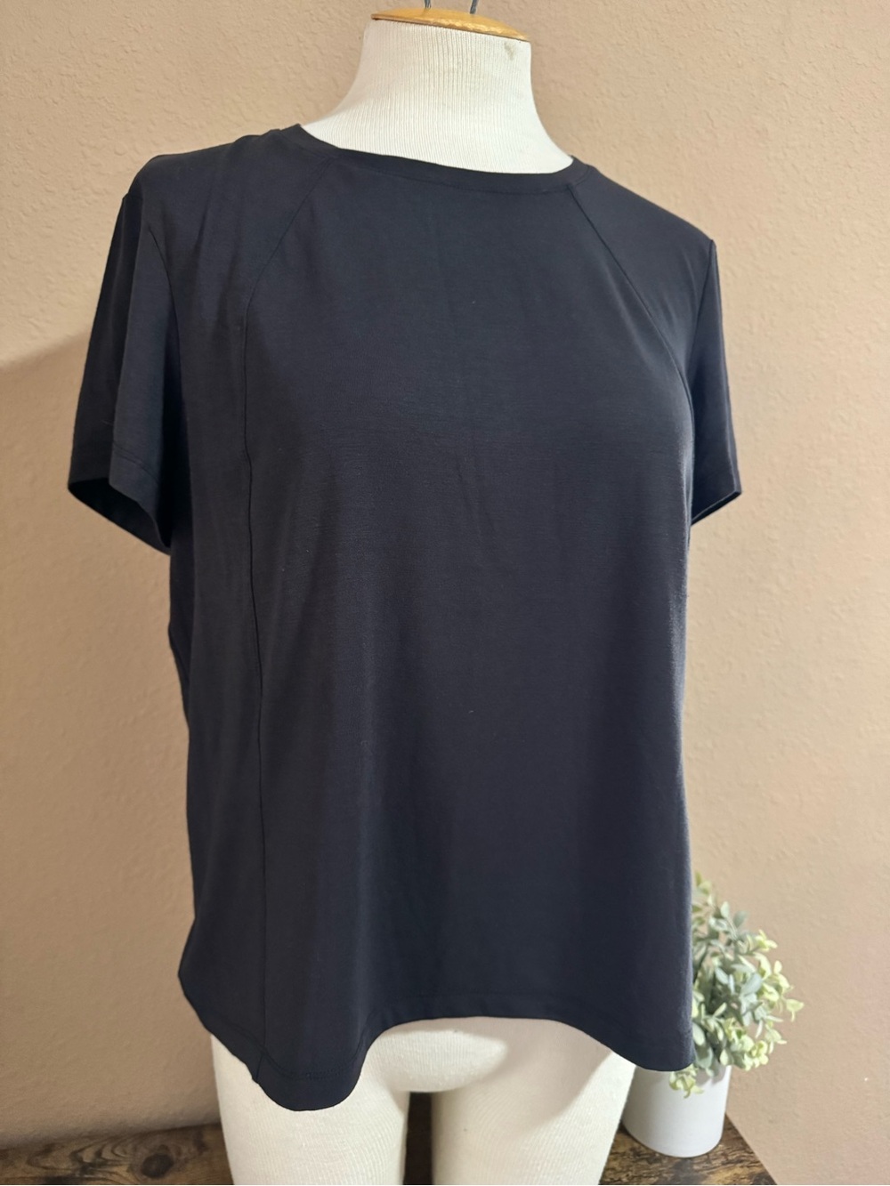Avia Black Short Sleeve Crew Neck Tee